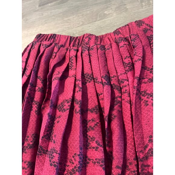 Banana Republic Pleated Snake Print Skirt M Red & Black Polyester Blend Womens - Picture 7 of 7